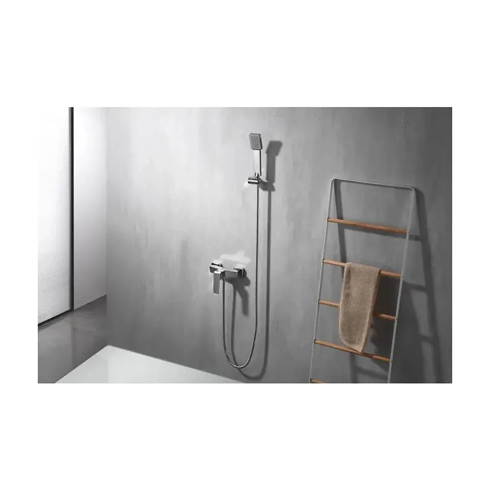 Vista principal de Grifería monomando para ducha con mango y flexo hecha de latón con acabado cromado Art de Imex