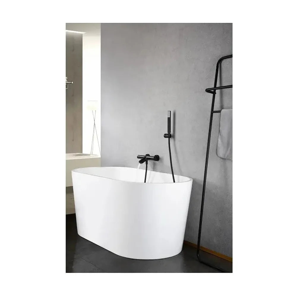 Vista principal de Grifería termostática para bañera y ducha hecha de latón con acabado negro mate Monza de Imex