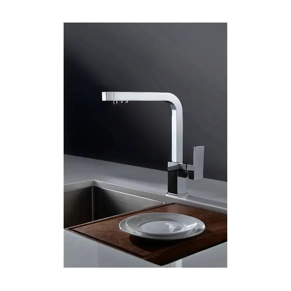 Vista principal de Grifo de cocina monomando con osmosis que cuenta con dos vías de agua Capri de Imex