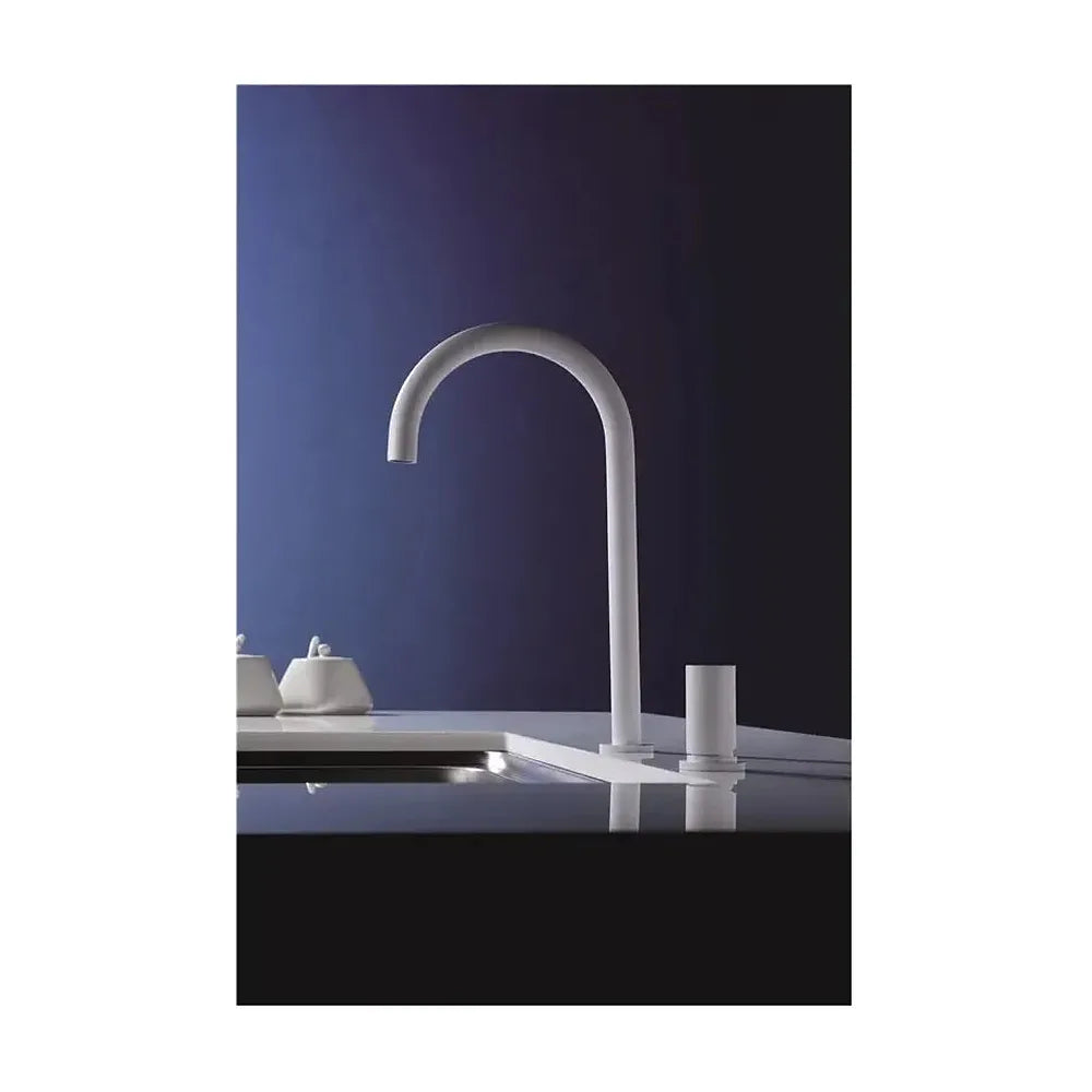 Grifo de cocina monomando de caño alto y curvo acabado en blanco mate Manacor de Imex Imex