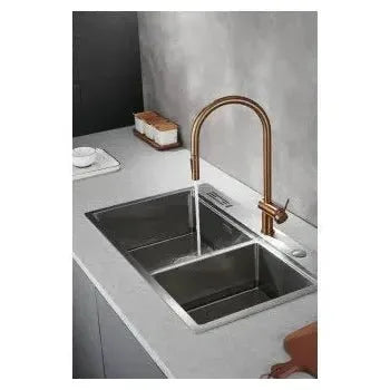 Vista principal de Grifo de cocina monomando extraíble difusor doble jet de acabado oro rosa cepillado Berna de Imex