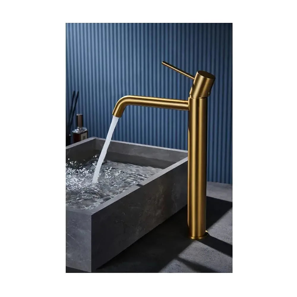Vista principal de Grifo monomando de lavabo fabricado en latón con acabado oro cepillado Monza de Imex