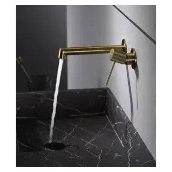 Detalle de funcionamiento de Grifo monomando de lavabo para empotrar en pared de forma mural en oro cepillado Line de Imex