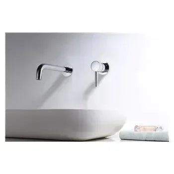 Vista trasera o instalación de Grifo monomando de pared con un diseño moderno apto para su uso en lavabos y en bañeras...