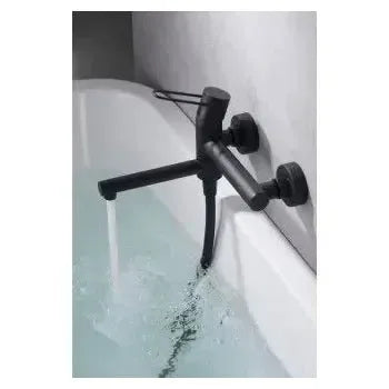 Vista principal de Grifo monomando de pared para bañera fabricada en latón de acabado negro mate Milos de Imex