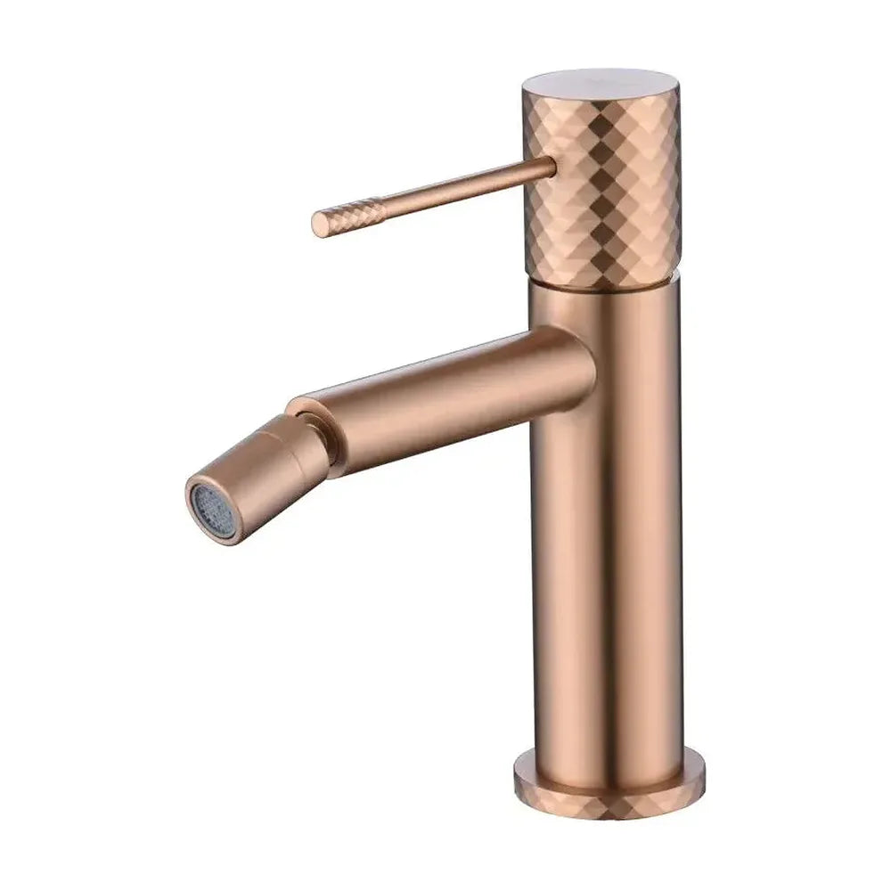 Grifo monomando para bidé con tecnología cold open hecho de latón con acabado oro rosa cepillado Genova de Imex Imex