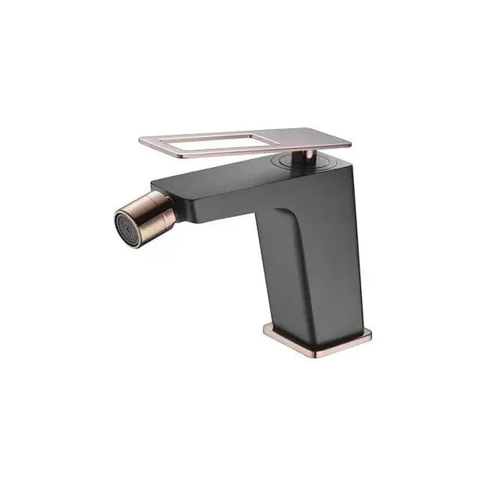 Grifo monomando para bidé fabricado en latón negro y oro rosa con un caño recto Suecia de Imex Imex