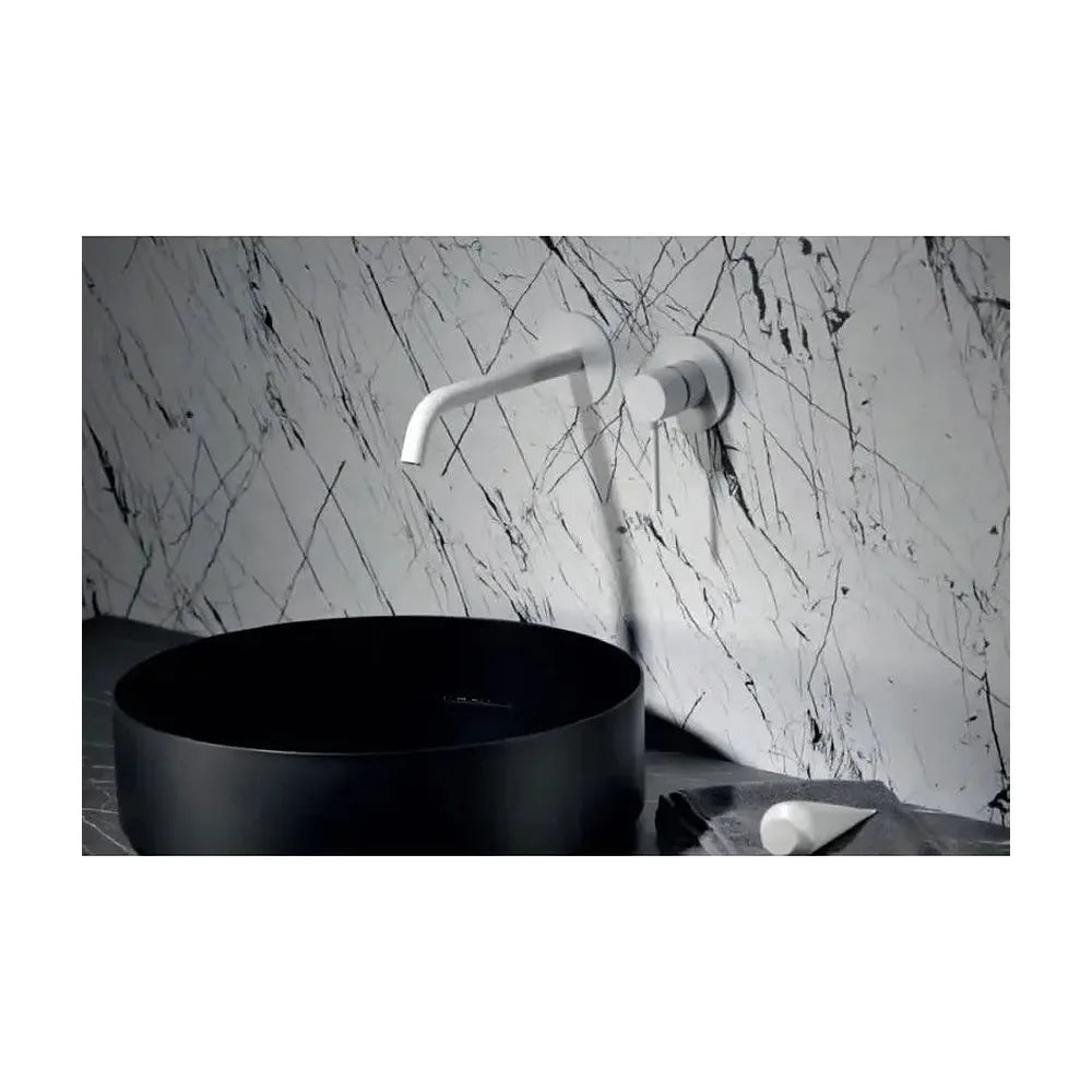 Grifo monomando para lavabo con un diseño empotrado de acabado blanco mate stick Milos de Imex Imex