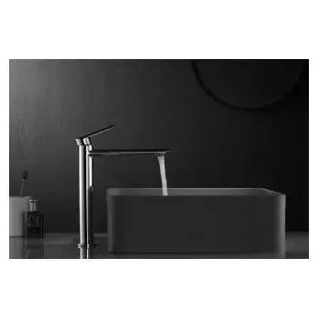 Vista lateral y perspectiva de Grifo monomando para lavabo con un diseño de caño alto de acabado cromado Ural de Imex