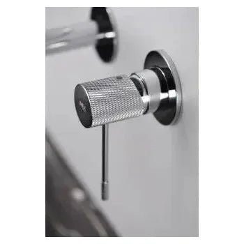 Vista principal de Grifo monomando para lavabo con un diseño empotrado y fabricado en latón cromado Line de Imex