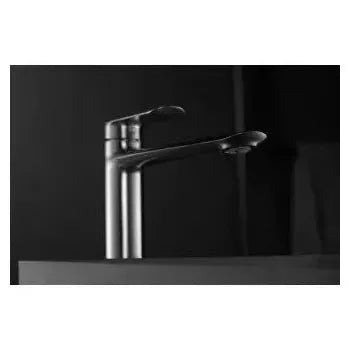 Detalle de acabado y materiales de Grifo monomando para lavabo de caño alto en color níquel cepillado mate Ural de Imex