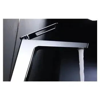 Vista lateral y perspectiva de Grifo monomando para lavabo fabricado en latón cromado con un caño recto Suecia de Imex