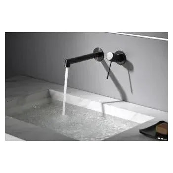 Detalle de acabado y materiales de Grifo monomando para lavabo para empotrar a la pared de color negro mate Line de Imex