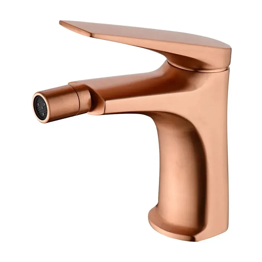 Grifo monomando sobre repisa para bidé fabricado en latón con acabado oro rosa cepillado Delos de Imex Imex