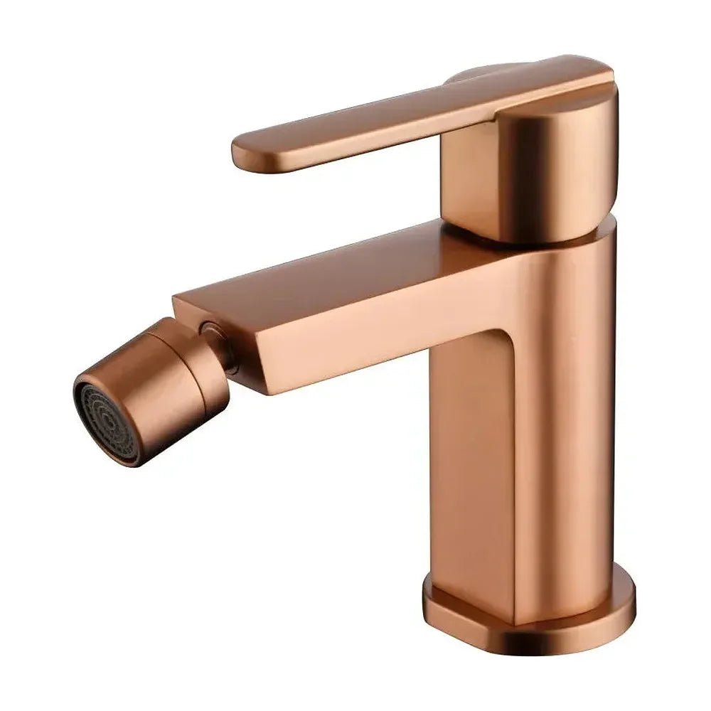 Grifo monomando sobre repisa para bidé hecho de latón con acabado oro rosa cepillado Roma de Imex Imex