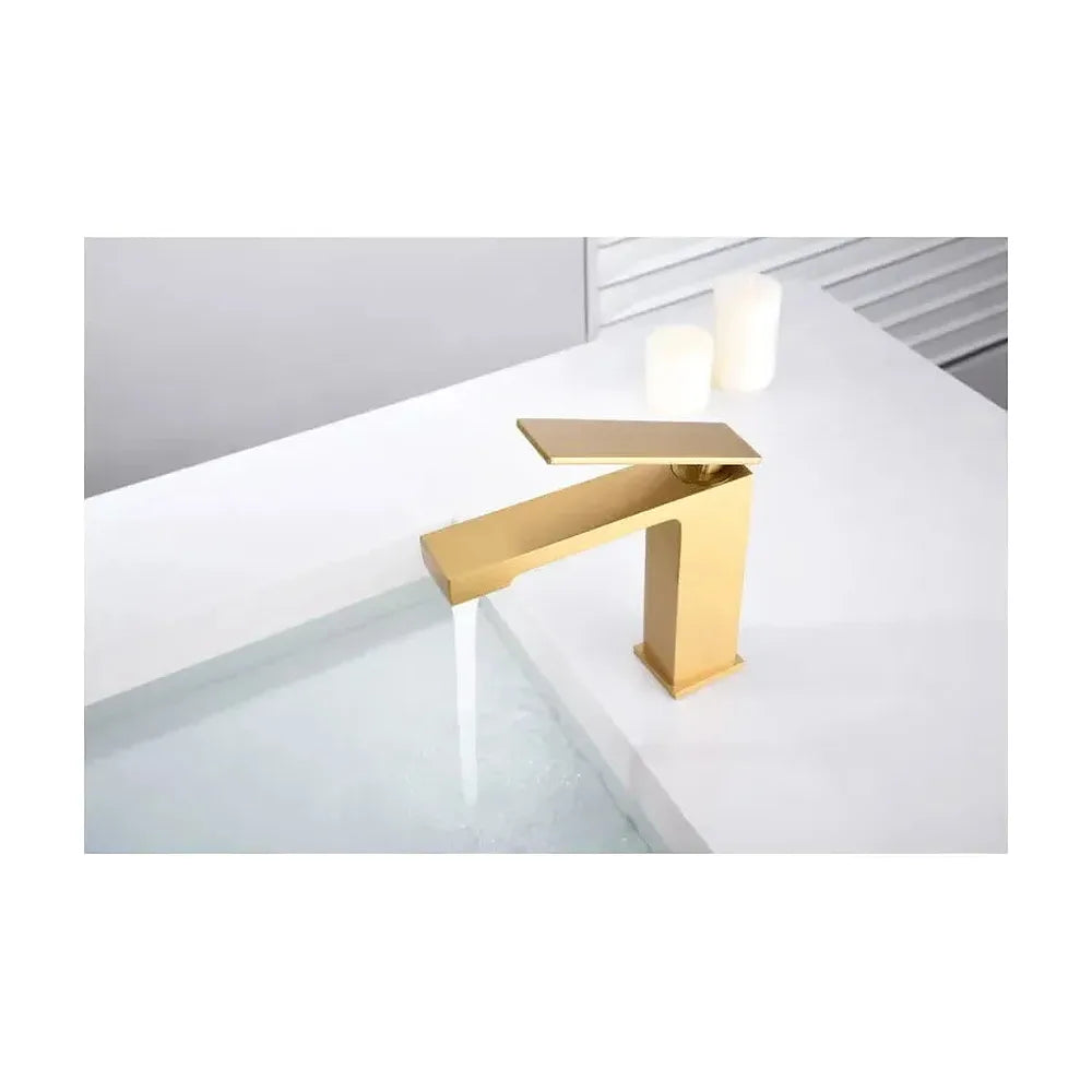 Vista principal de Grifo monomando sobre repisa para lavabo hecho de latón con acabado oro cepillado Pisa de Imex