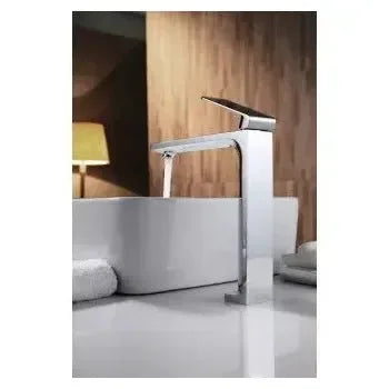 Vista principal de Grifo para lavabo con un caño extra alto fabricado en latón y discos de cierre cerámicos Fiyi de Imex