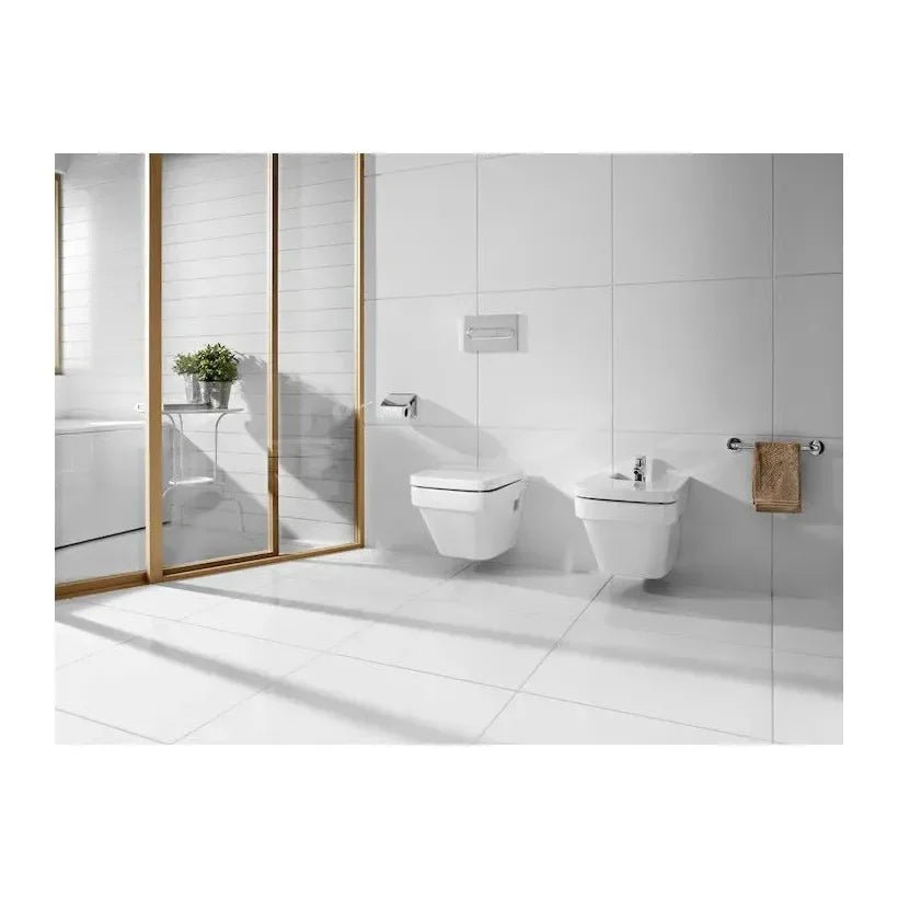 Roca Dama Inodoro com saída horizontal de 36 cm fabricado em porcelana branca Rimless