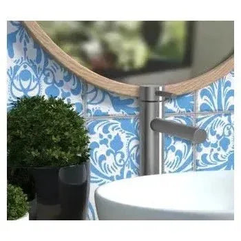 Vista principal de Grifo de lavabo alto monomando con caño recto en latón acero cepillado Palancia de Valaz