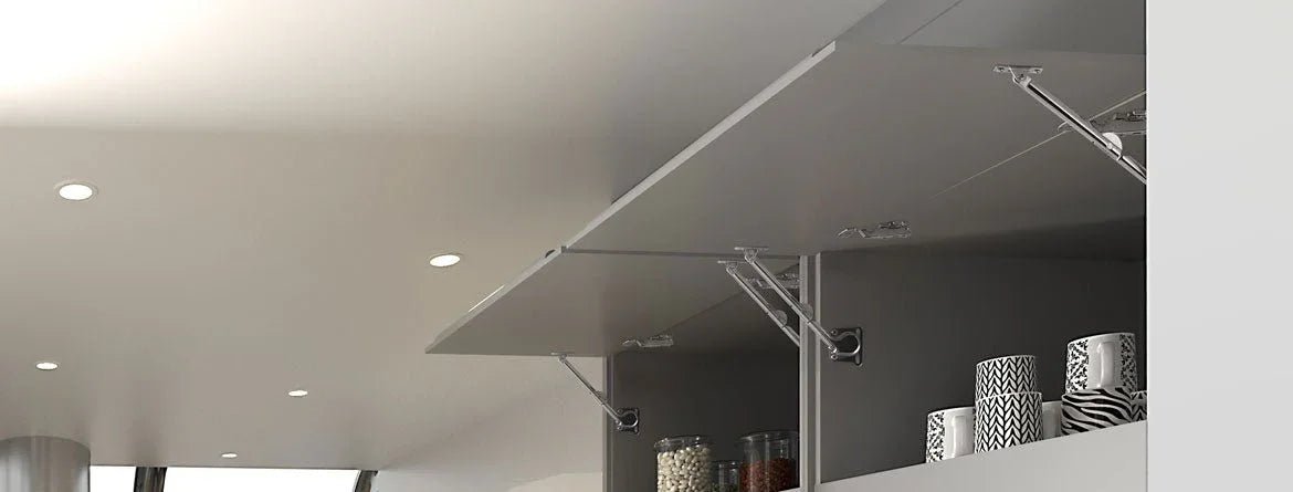 Compases para puertas de muebles