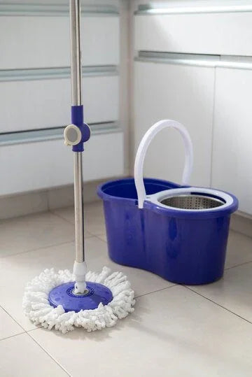 Escobillero moderno de acero inoxidable para baño, diseño elegante y funcional