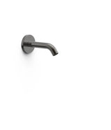 Caño fijo de pared con toma de agua regulable en profundidad negro metalizado Complementos Tres
