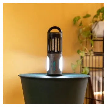 aparato_mata_moscas_y_anti_mosquitos_resistente_al_agua_con_diseño_suspendido_y_5_w_byefly_3000_go_cecotec_2
