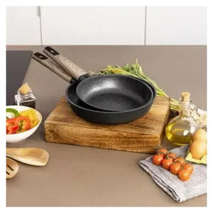 pack_de_2_sartenes_hechas_en_aluminio_fundido_con_revestimiento_antiadherente_polka_excellence_bucket_set_force_cecotec_8