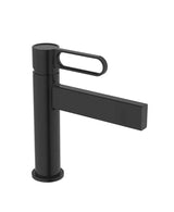 Grifo monomando para lavabo fabricado con latón con un acabado en color negro Dior de GME