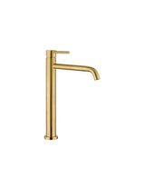 Grifo monomando caño alto para lavabo fabricado en latón con un acabado en color oro Sirio de GME