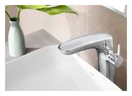 Grifo alto con monomando para lavabo con acabado cromado Insignia Roca 1