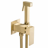 Grifo de bidet empotrado diseño cuadrado acabado oro mate con protección PVD 2 vias agua fría y caliente Tajo de Valaz