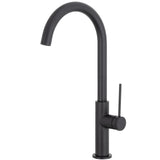 Robinet de cuisine en finition noire mate avec bec tournant Flumen de Valaz