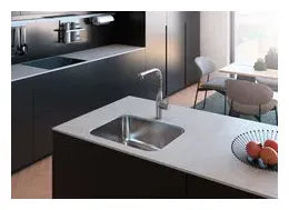 Grifo de cocina recto con ducha extraíble y acabado cromado Glera Roca 1