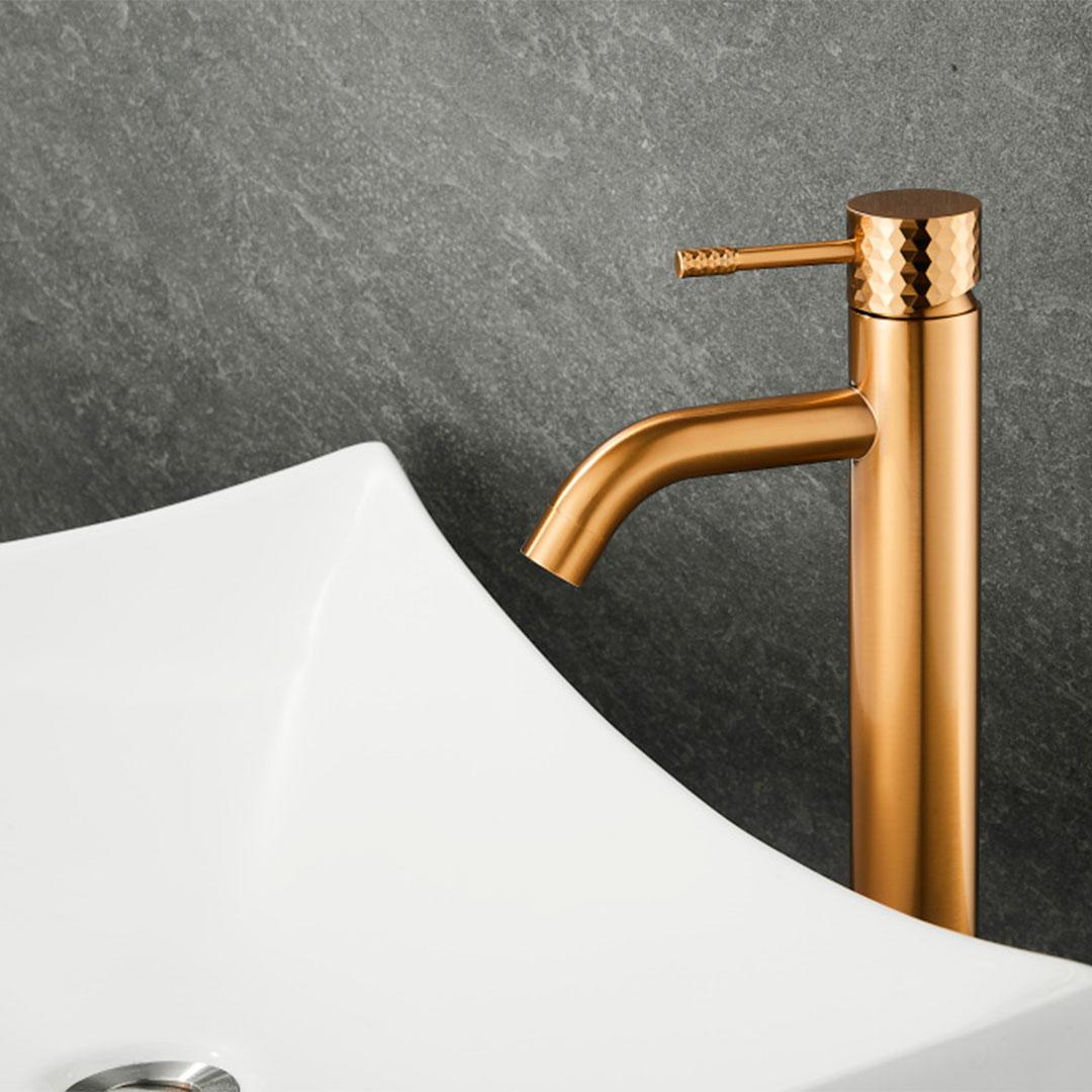 Grifo de lavabo alto monomando con maneta luxury dorado cepillado Oda de Valaz 2