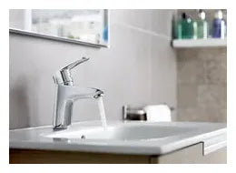 Grifo de lavabo de cuerpo liso con acabado cromado Monodin-N Roca 2