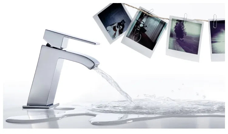 Grifo inclinado monomando para lavabo con cuerpo de latón y acabado cromado Cuadro TRES 1