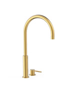 Grifo monomando alto de repisa para lavabo con acabado oro mate Study Tres