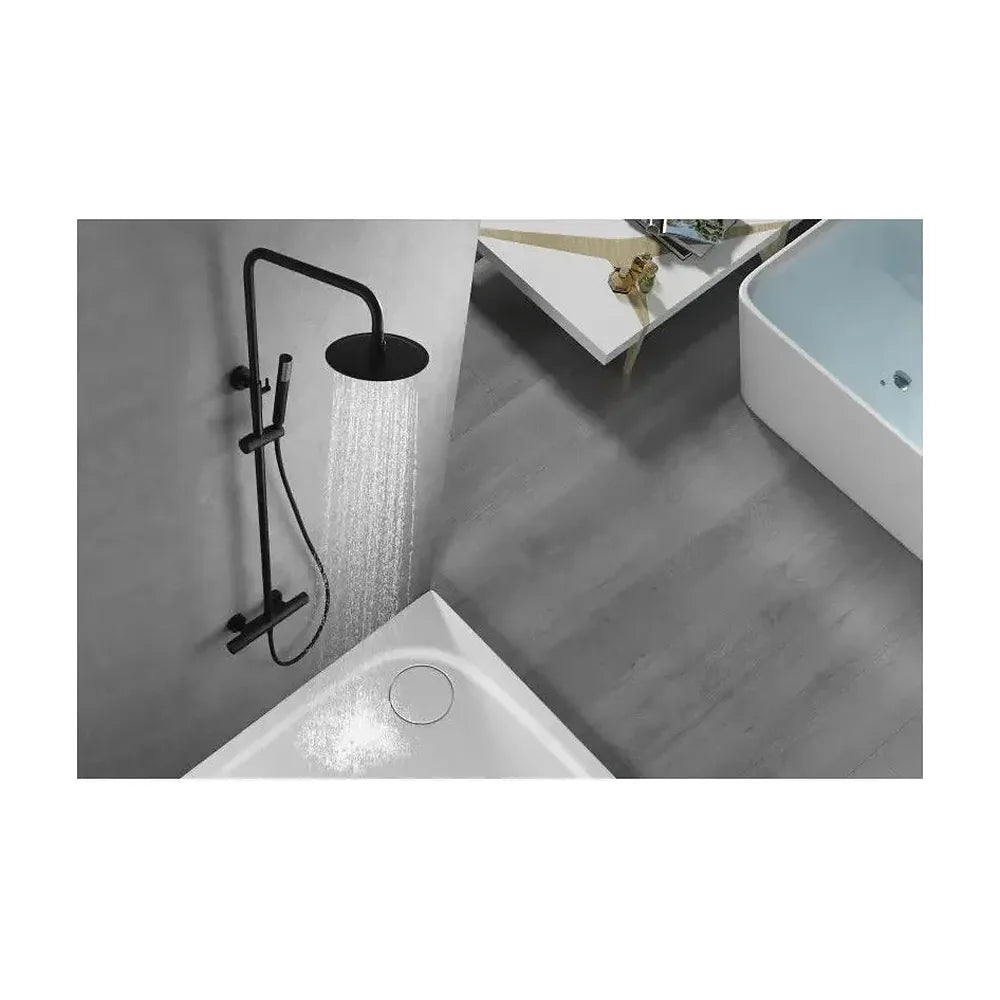 Vista trasera o instalación de Columna para ducha de pared con un diseño termostático de acabado negro mate Line de Imex