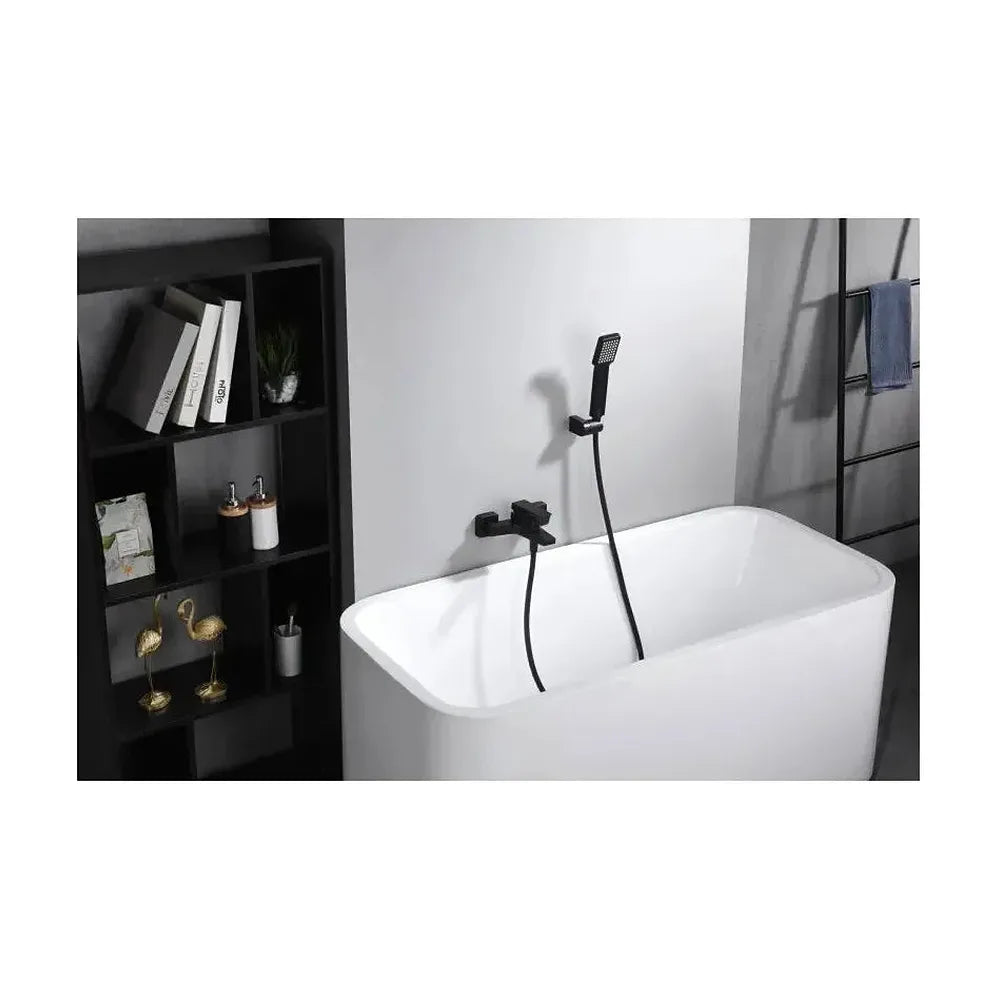 Vista principal de Grifería monomando de bañera y ducha hecha de latón con acabado negro mate Art de Imex