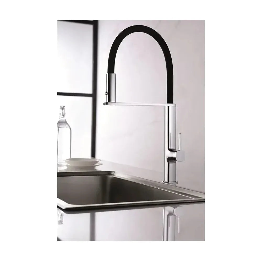 Vista principal de Grifo de cocina monomando de caño extra alto fabricado en latón cromado y negro Menorca de Imex