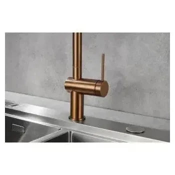 Detalle de funcionamiento de Grifo de cocina monomando extraíble difusor doble jet de acabado oro rosa cepillado Berna de...