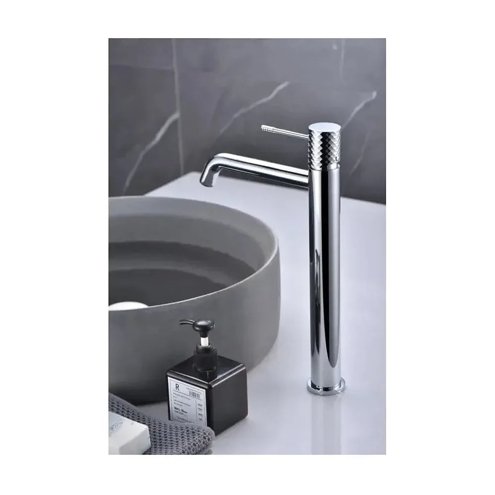 Vista lateral y perspectiva de Grifo monomando con caño alto para lavabo hecho de latón con acabado cromado Genova de Imex