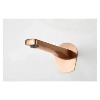 Vista principal de Grifo monomando empotrado para lavabo hecho de latón con acabado oro rosa cepillado Delos de Imex