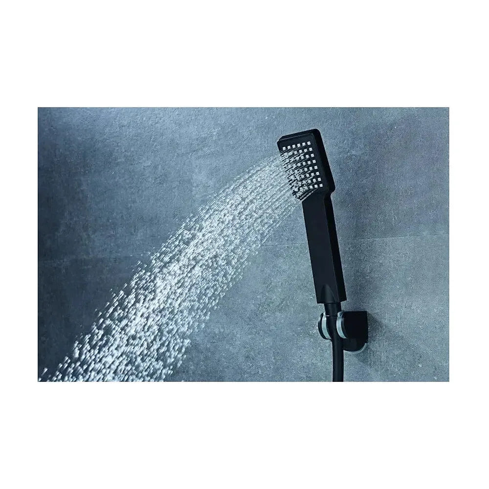 Detalle de acabado y materiales de Grifo monomando para bañera o ducha empotrable con un acabado negro mate Fiyi de Imex