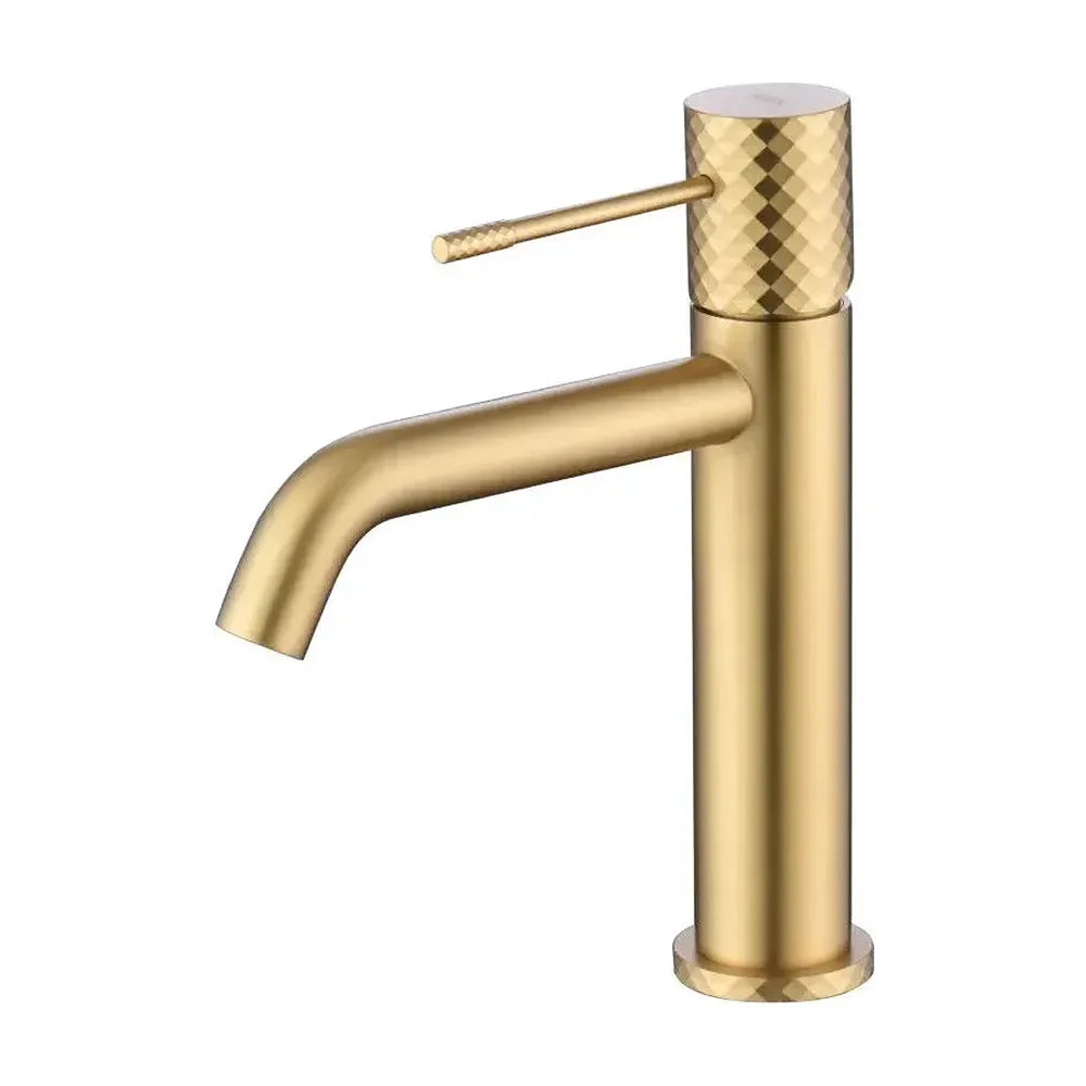Grifo monomando para lavabo con tecnología cold open hecho de latón con acabado oro cepillado Genova de Imex Imex