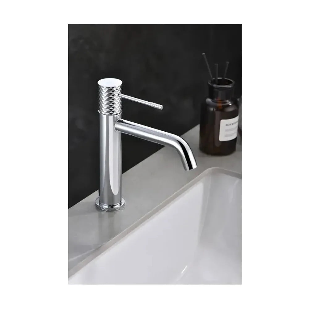 Vista principal de Grifo monomando para lavabo con tecnología cold open hecho de latón con acabado cromado Genova de Imex