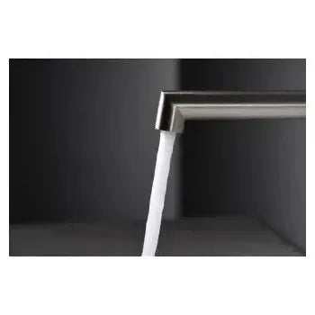 Vista trasera o instalación de Grifo monomando para lavabo con un diseño de caño alto de acabado cromado Line de Imex