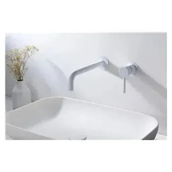 Detalle de acabado y materiales de Grifo monomando para pared en lavabos y en bañeras de acabado blanco mate Etna de Imex