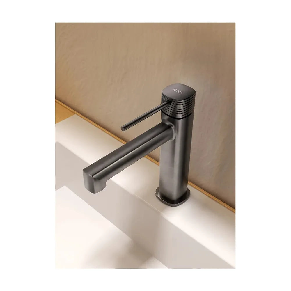 Vista en conjunto ambientada de Monomando lavabo Firenze black gun metal Imex